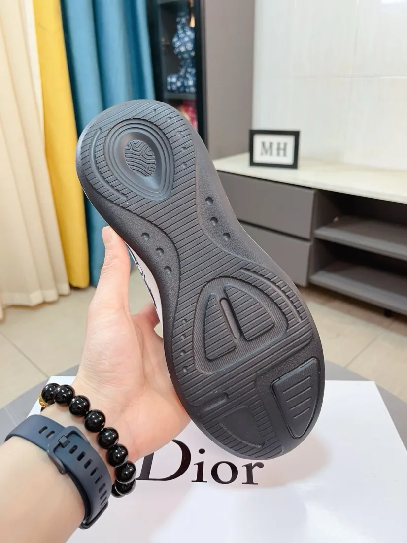 Men's men's shoes 💰440🌹🌹【Dior】Best-selling official website world premiere🔝High-end men's shoes brand official website latest series: The upper is made of imported cowhide with specially designed fabrics➕Mesh breathable lining. Make walking more convenient and comfortable! Compared with the official quality, Midea’s 1:1 replica. Create a fashionable personality to set off your uniqueness! A must-have for trendy men! Classic style. Men's sizes: 38-44.